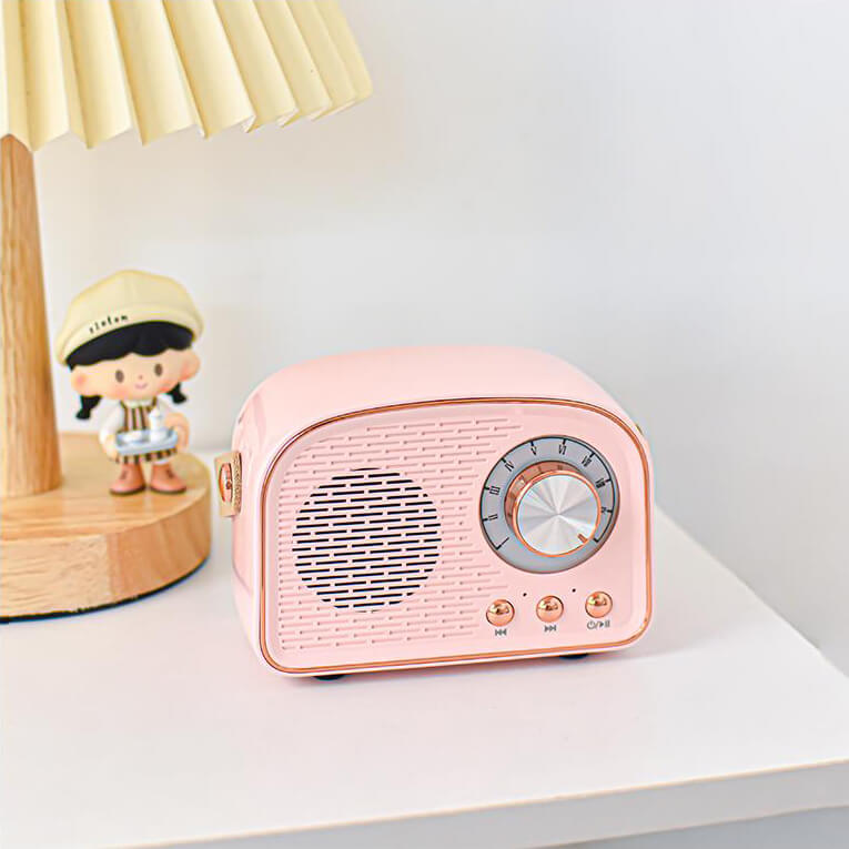 RetroRound Compact Bluetooth Speaker with Vintage Design and Clear Sound 1